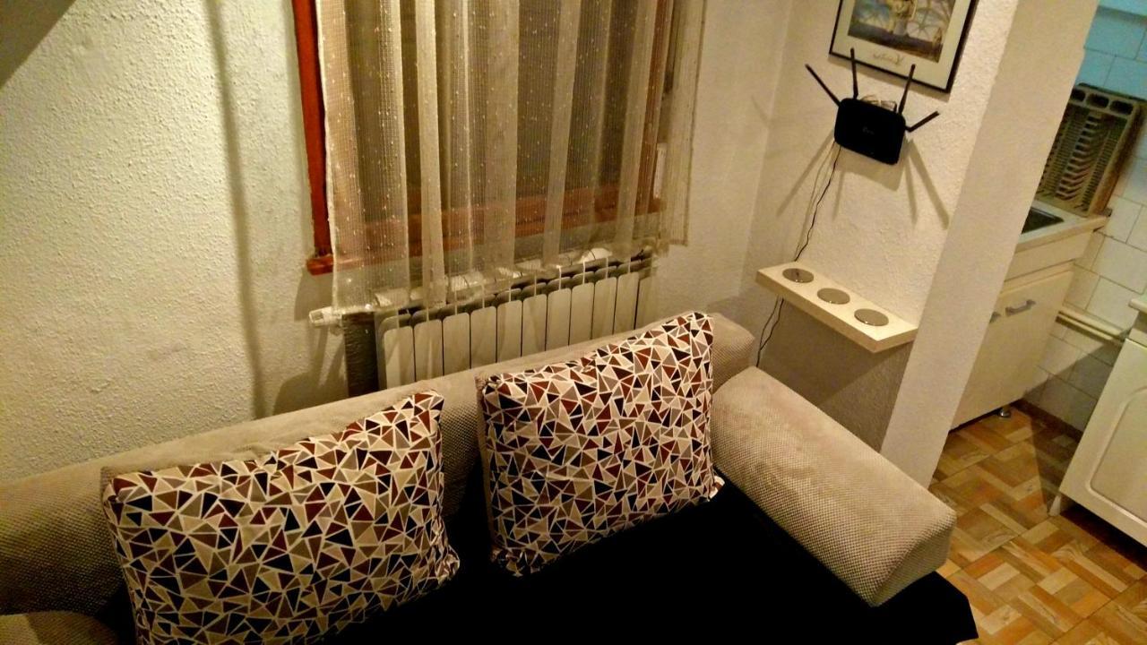 One Bedroom Apartment French Embassy Bukarest Exterior foto