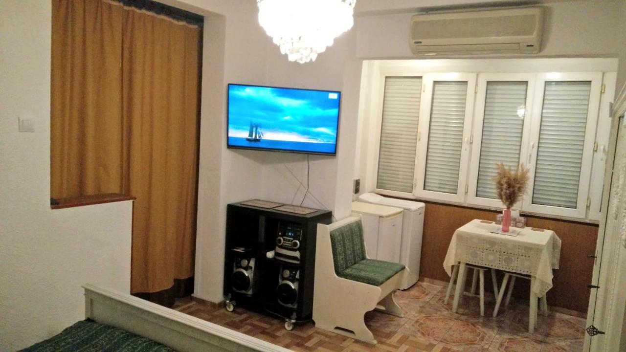 One Bedroom Apartment French Embassy Bukarest Exterior foto